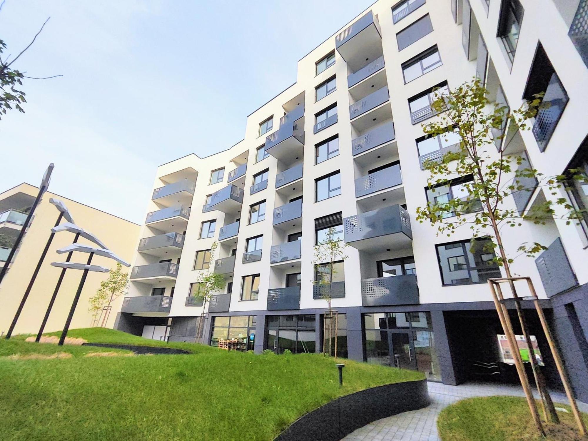 Wings - Brand New - Presidential Garden - Free Parking Apartment บราติสลาวา ภายนอก รูปภาพ